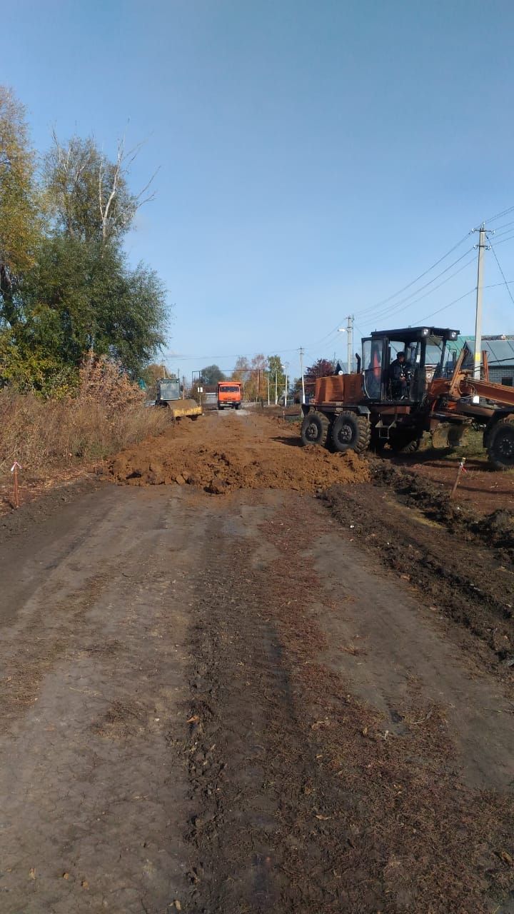 В Буинском районе на средства самообложения граждан ведутся работы по строительству дорог