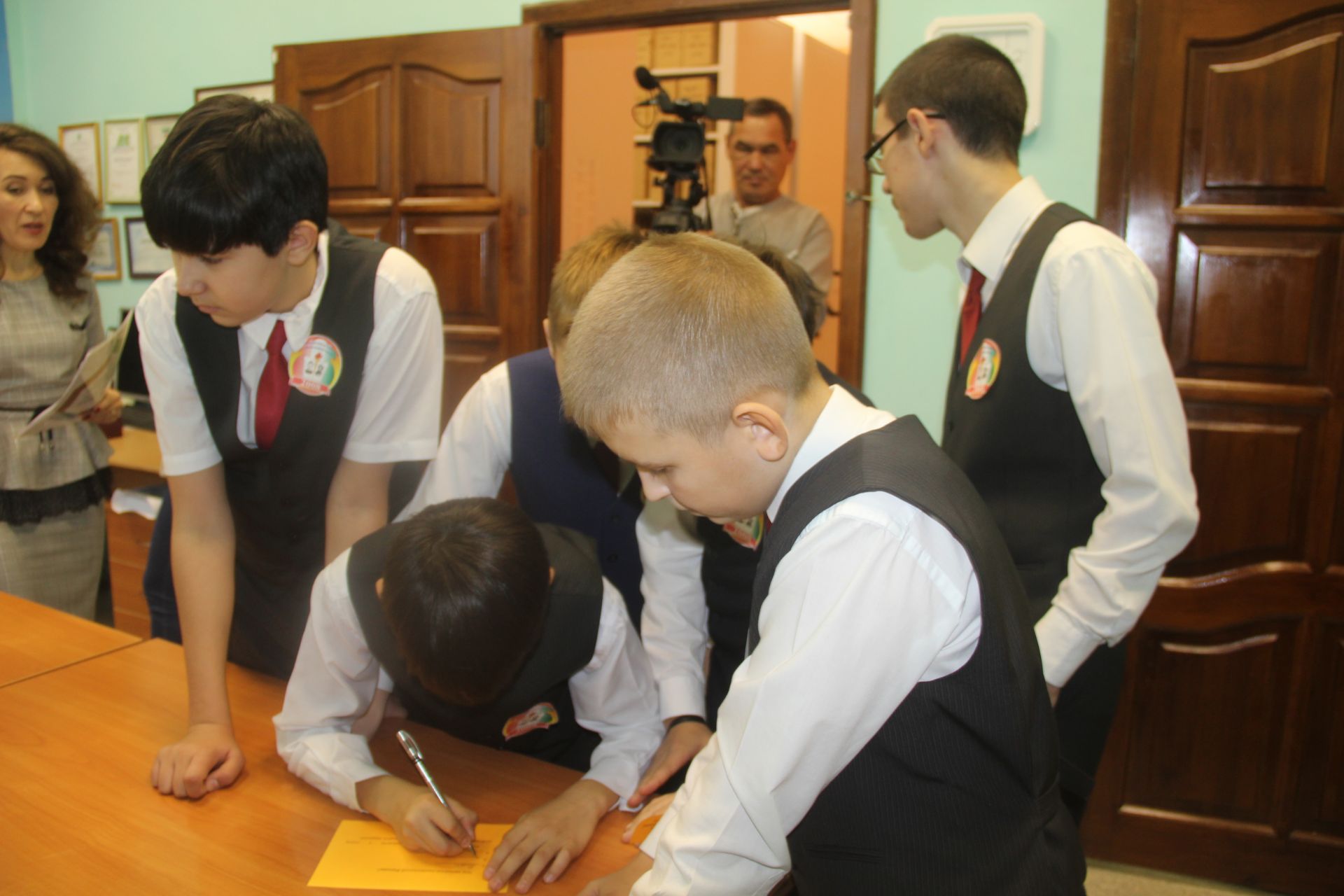 В архивном отделе Буинска – квест для школьников (фоторепортаж)