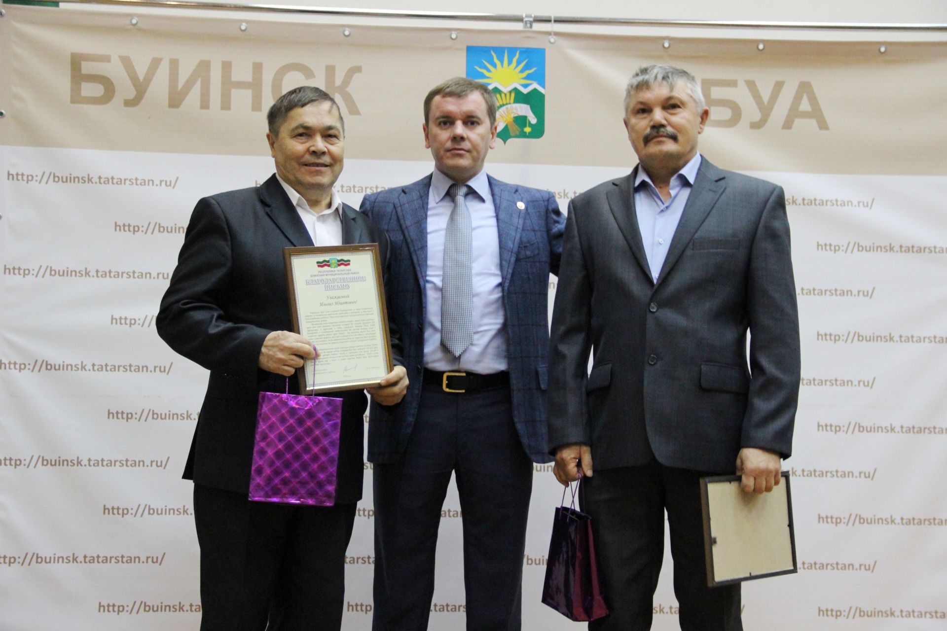 Сегодня глава Буинского района Марат Зяббаров поздравил лучших и поставил задачи... (фоторепортаж)