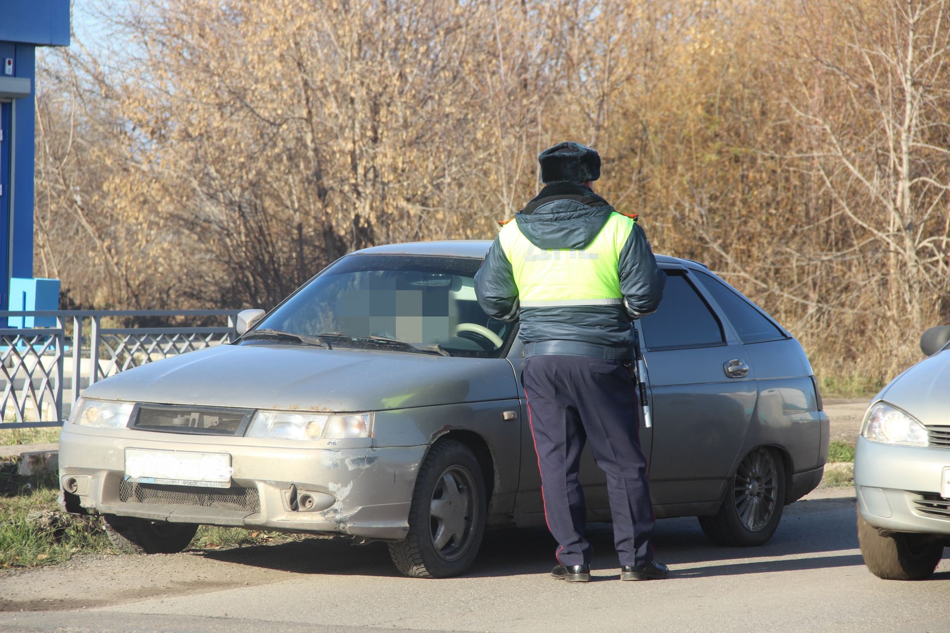 В Буинске инспектора ГИБДД проверяли водителей, перевозящих детей (фоторепортаж)