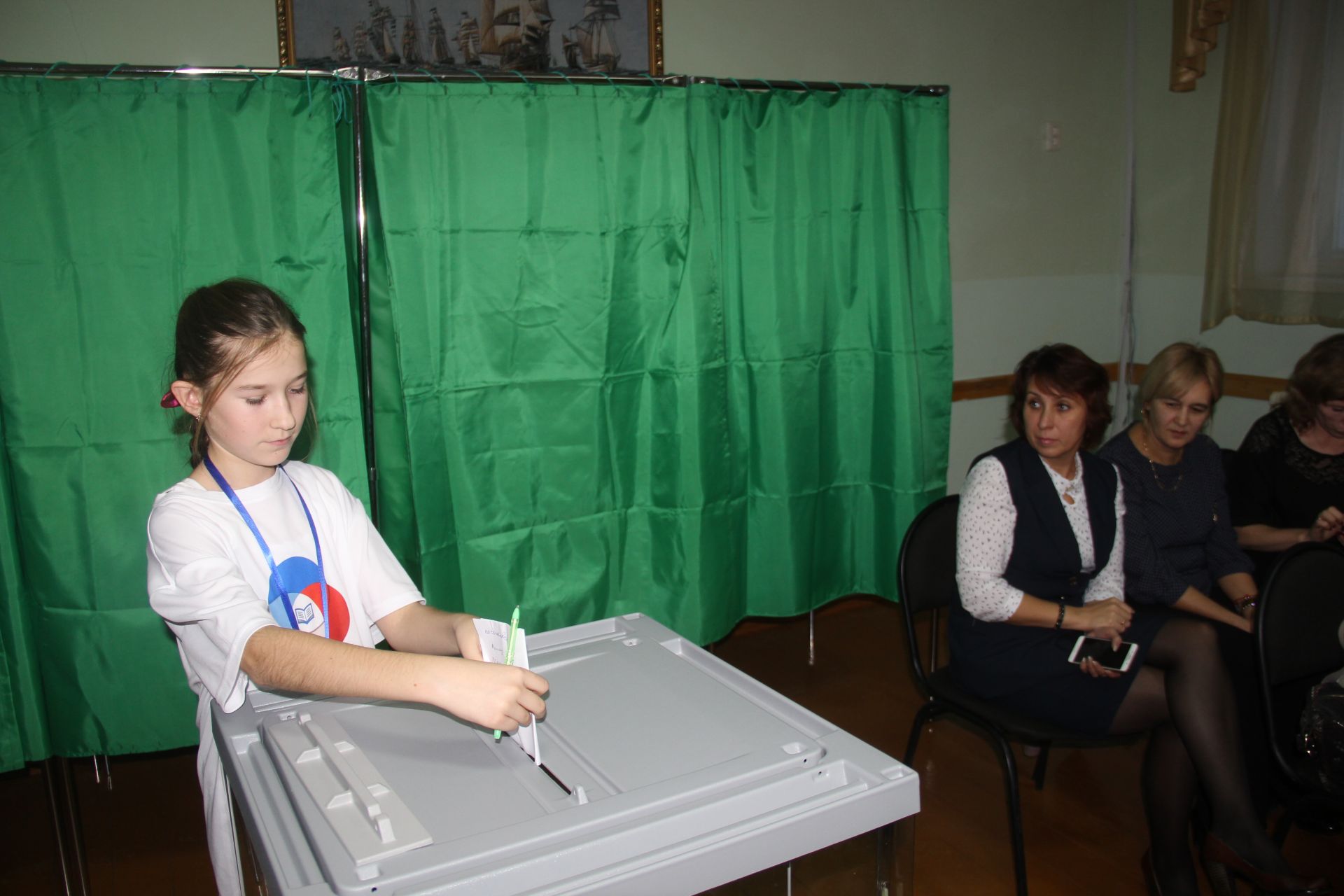 Сегодня провели выборы в Детскую районную Думу Буинского района (фоторепортаж)