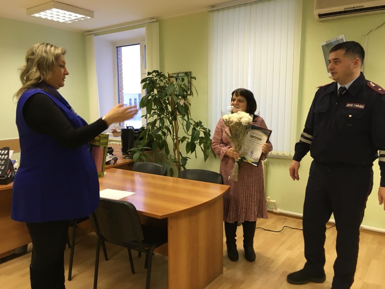 Корреспондента «Буинск-информ» наградили в отделении ГИБДД (+фото)