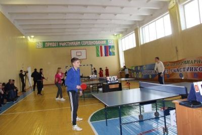 В Буинске проходят соревнования по настольному теннису среди студентов из Буинска, Апастова, Тетюш (фоторепортаж)