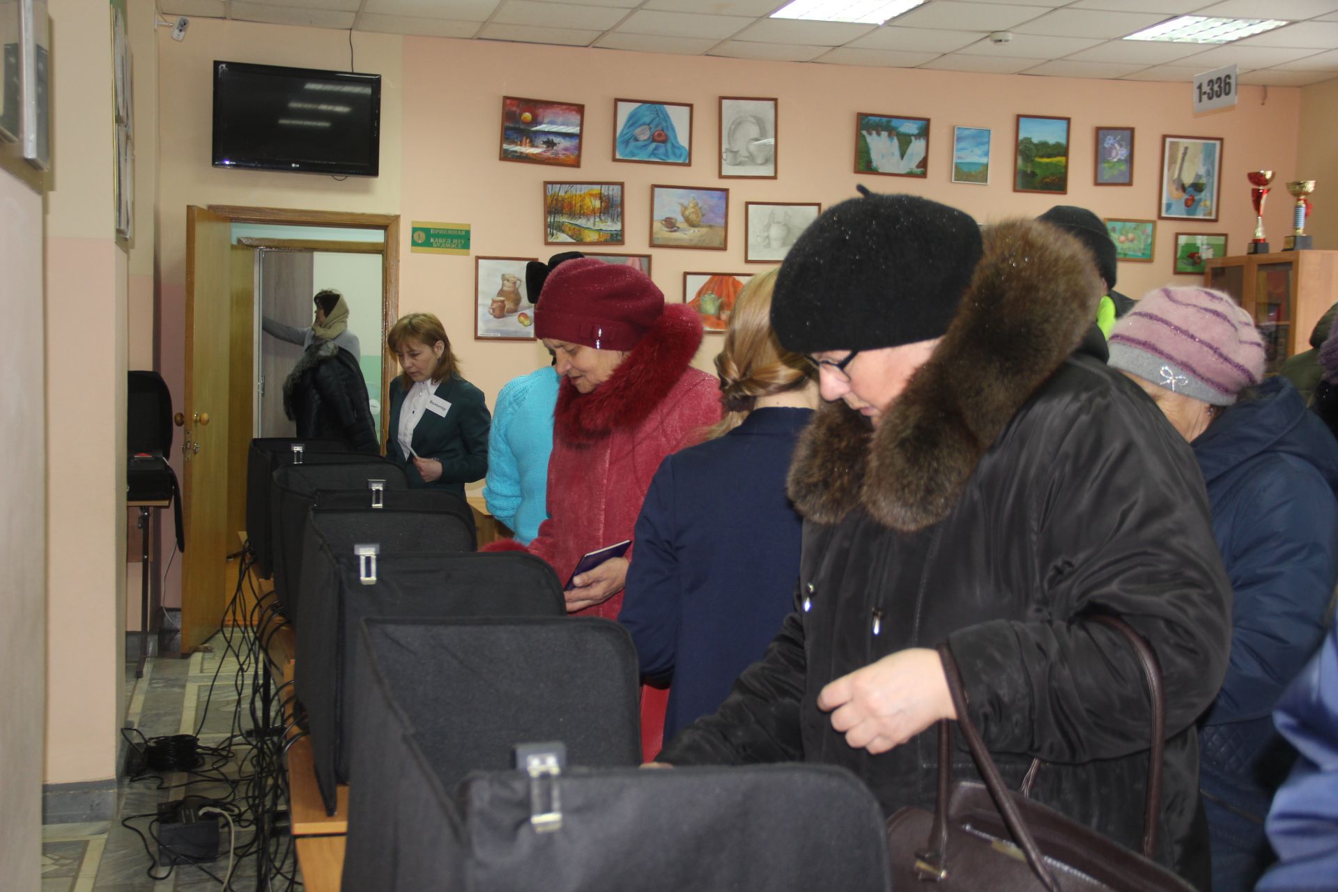 В Буинске избирательные участки начали работу (+ фото)
