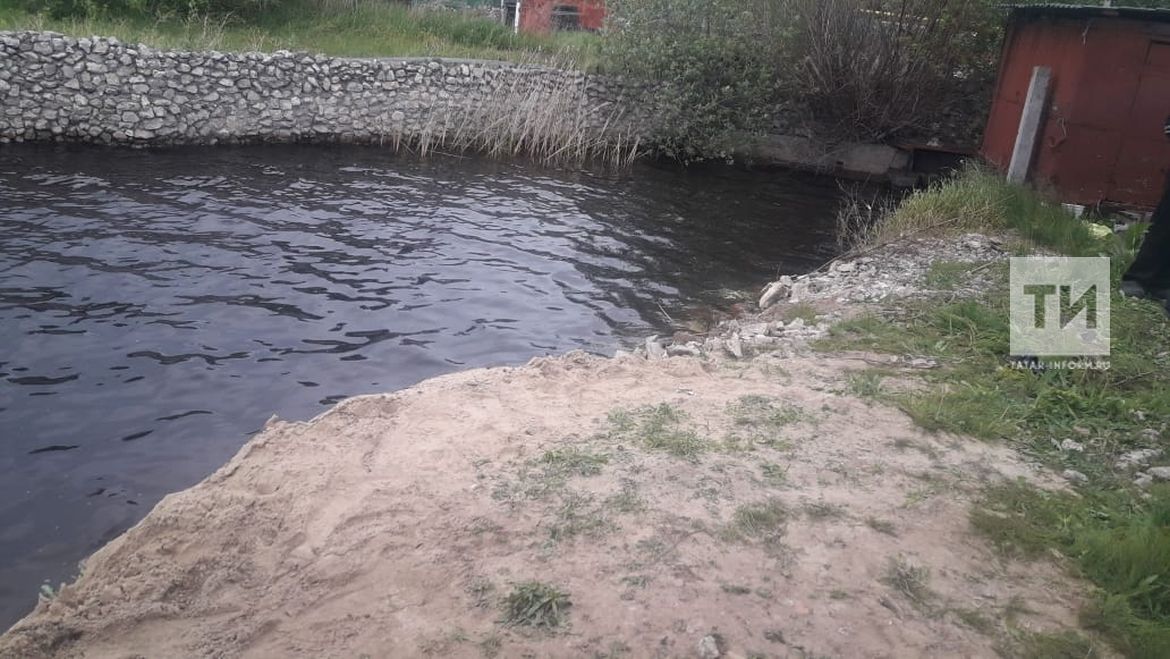 В Татарстане в автомобиле утонул ребенок