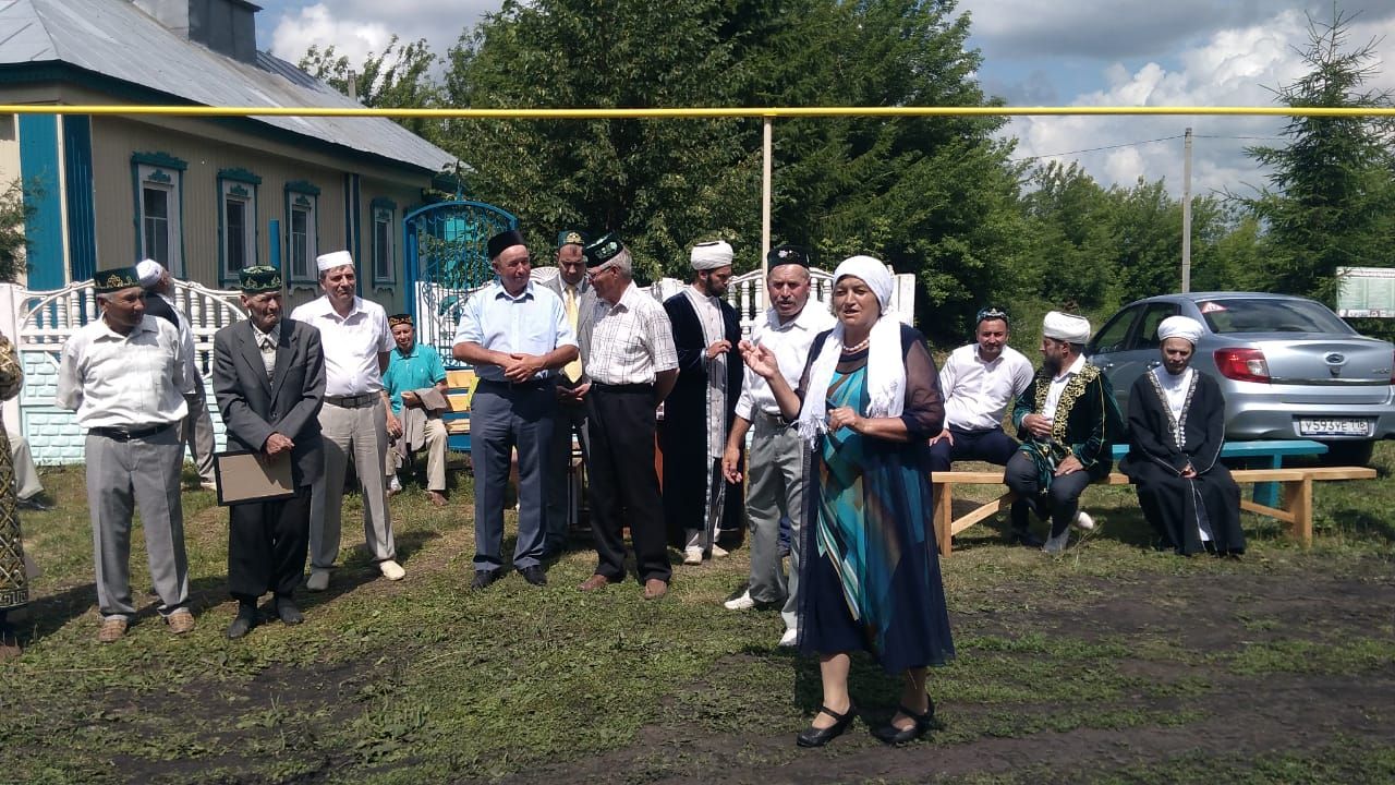В деревне Новое Шайморзино Буинского района отметили знаменательную дату с участием гостей из Казани (фоторепортаж)