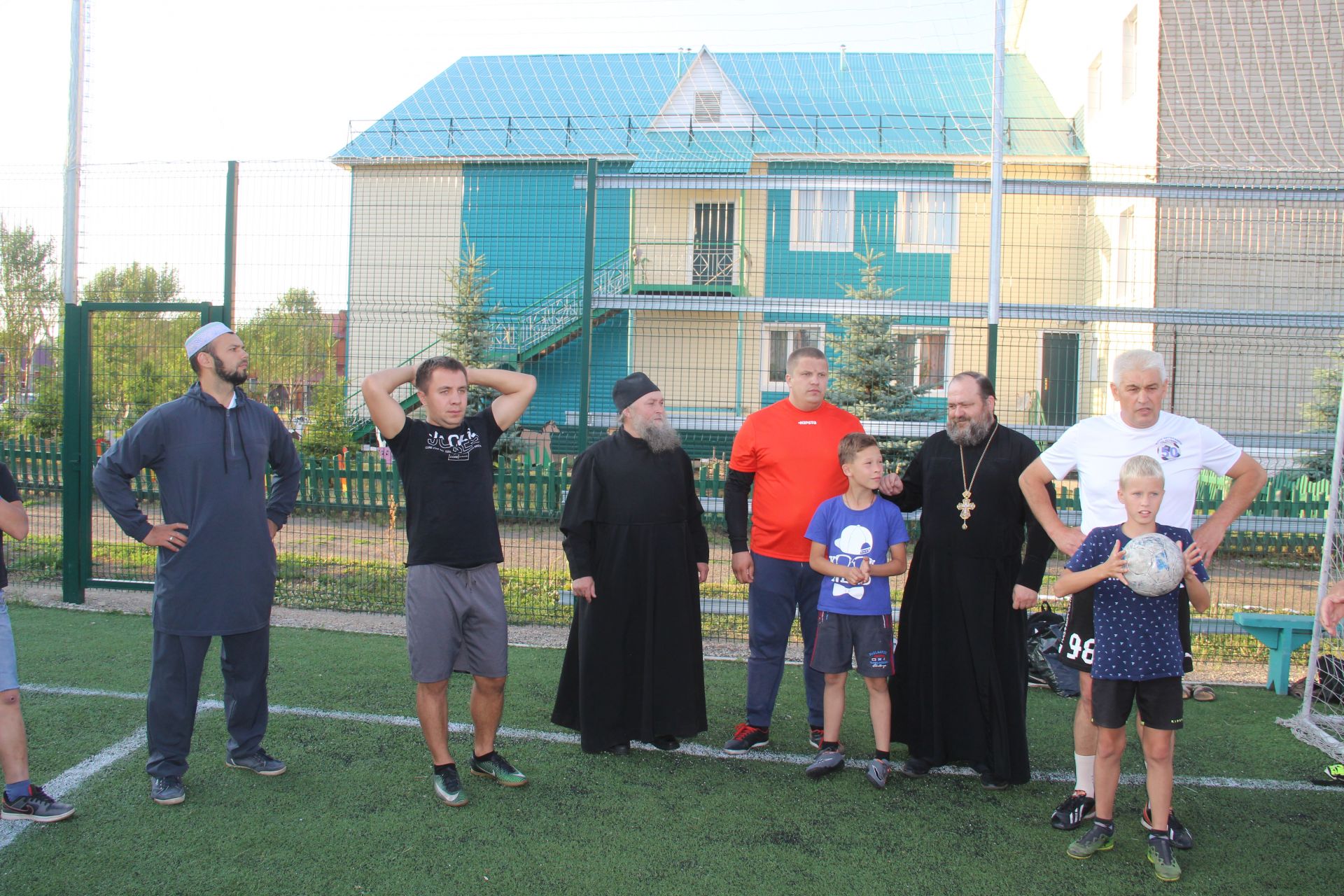 В Буинске состоялся дружеский матч между представителями церкви и мухтасибата (фоторепортаж)