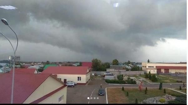 Вчера в Буинске был ураган, сорвало крыши, выпал град (ФОТО, ВИДЕО)