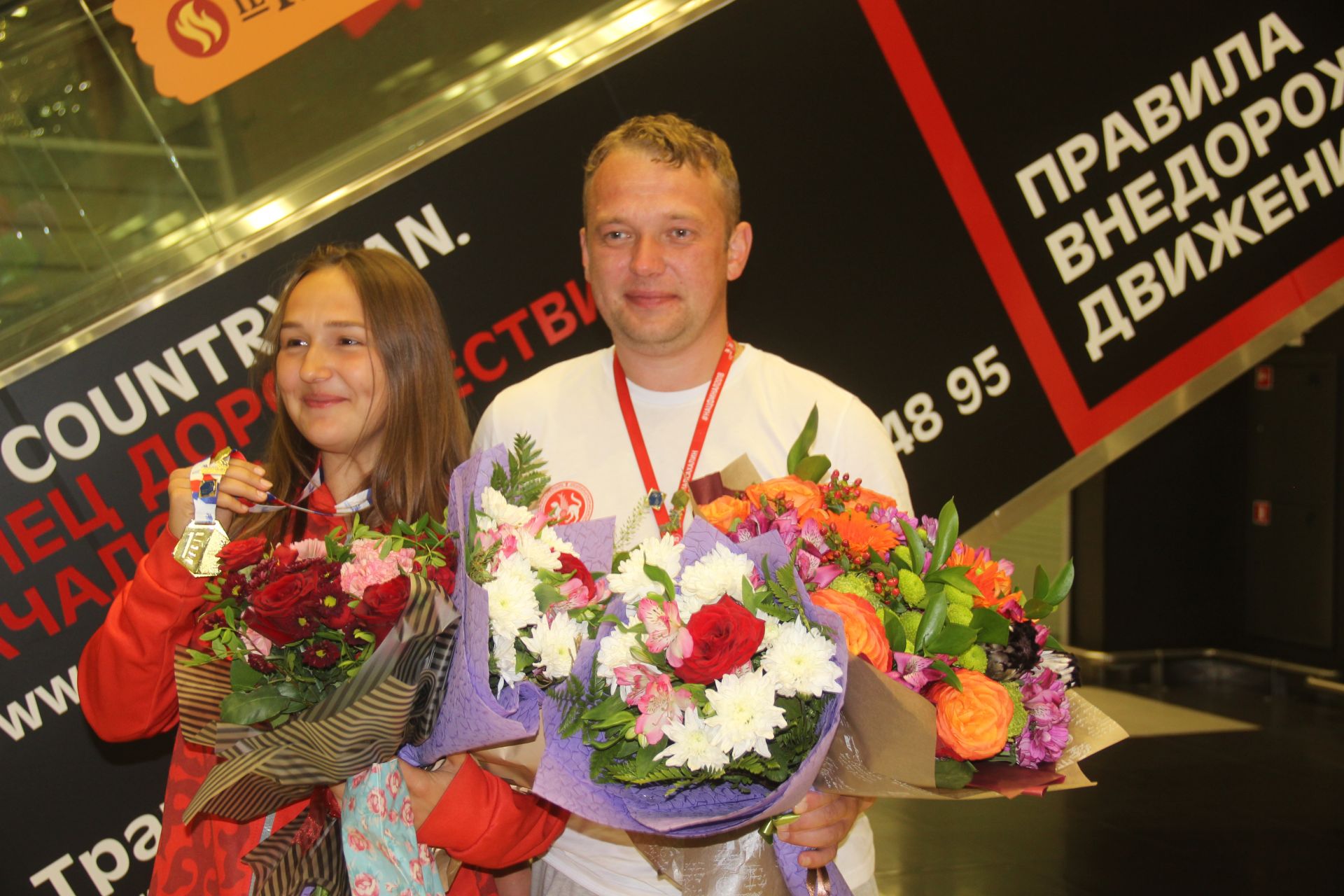 Сегодня ночью победительницу чемпионата WorldSkills Анжелику Тазетдинову встретила буинская журналистка (фоторепортаж)
