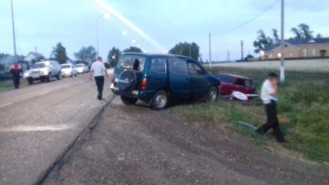 Возле деревни Чураково столкнулись два автомобиля. Есть пострадавшие (+фото)