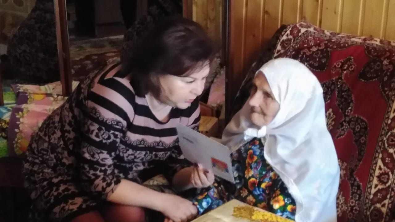 Руководство района поздравило с 90-летним юбилеем жительницу деревни Старый Студенец Юсупову Минасагдани Шарипзяновну