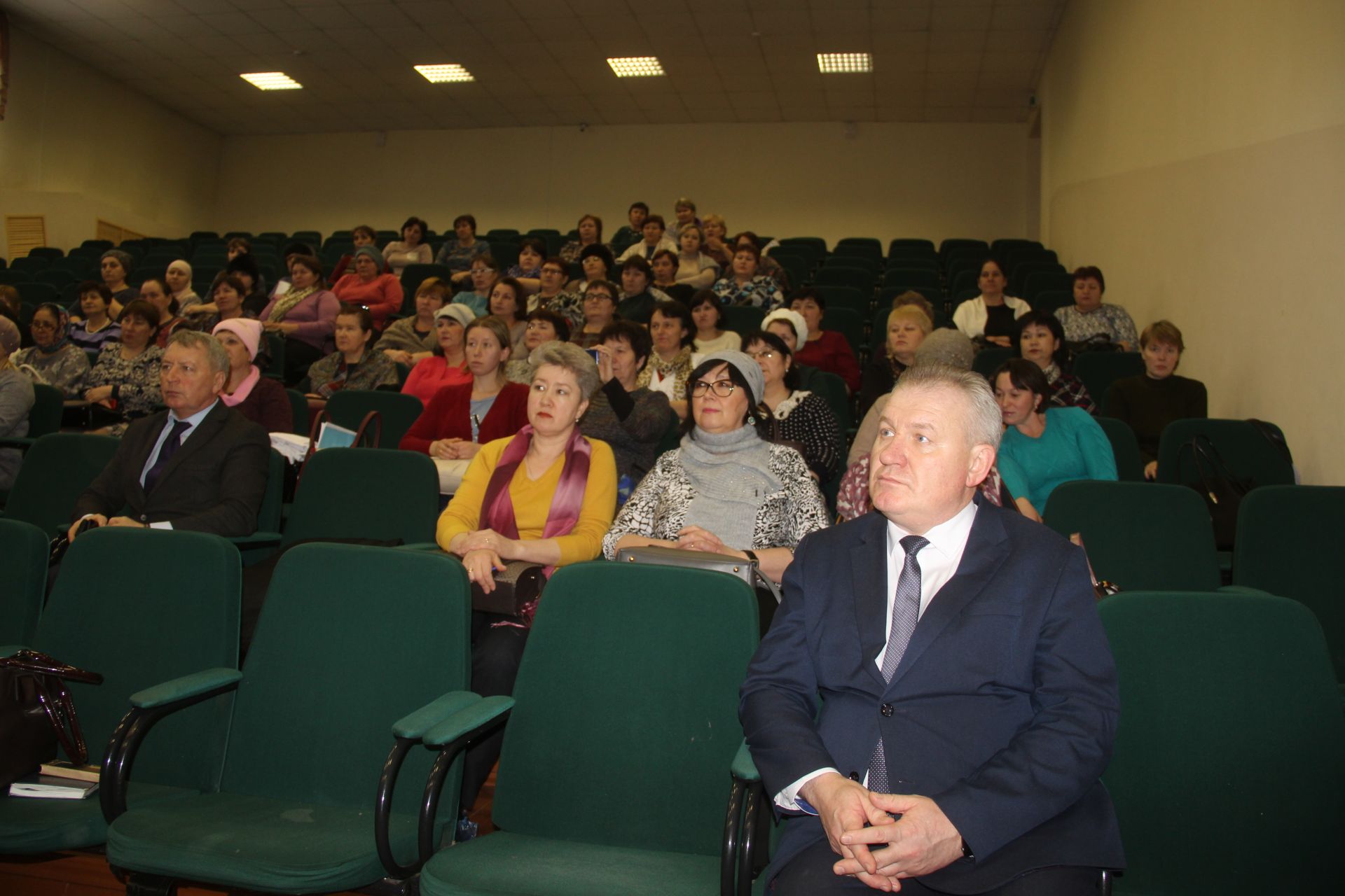 Сегодня в Буинск приехал председатель фонда имени Анжелы Вавиловой Владимир Вавилов (+ фото)