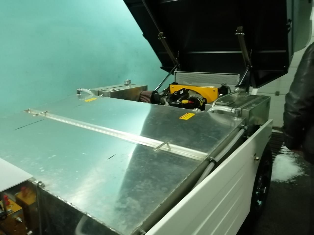 В Буинской спортивной школе обновлена ледозаливочная  машина(фото, видео)