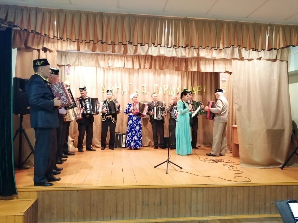 В деревне Аксу Буинского района прошел фестиваль "Играй, гармонь"