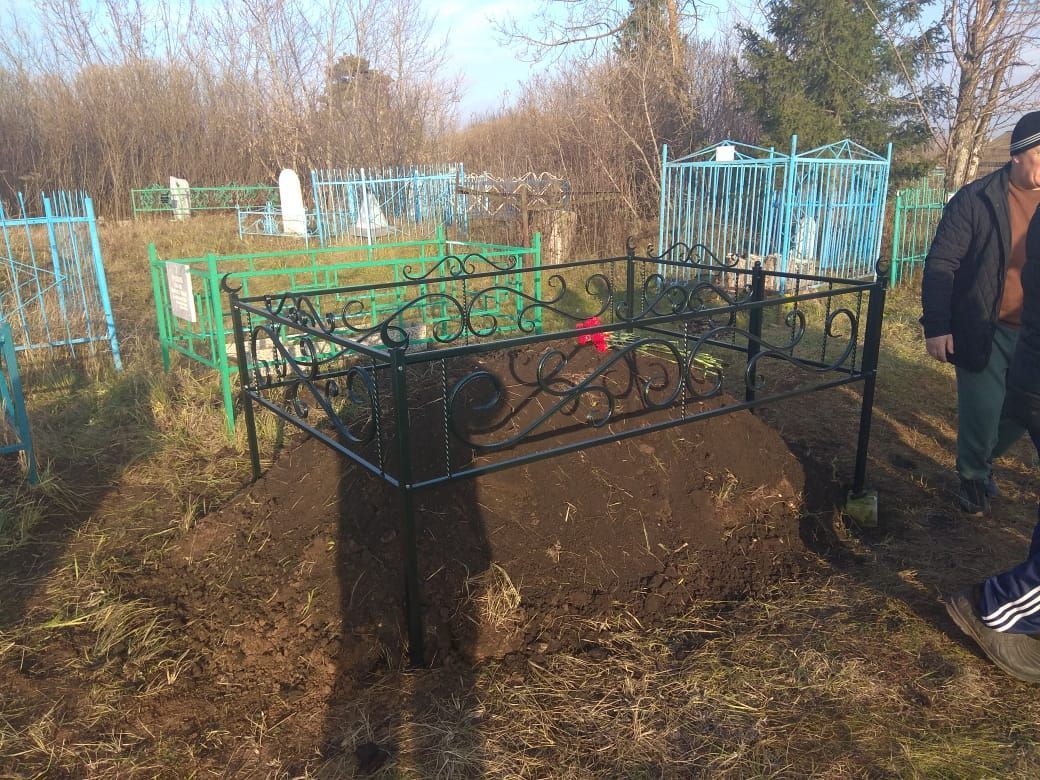 Алькеевский район: наша землячка Айгуль Фазыйлова, скончавшаяся от рака в 31 год, похоронена на кладбище села Старое Камкино (+фото)
