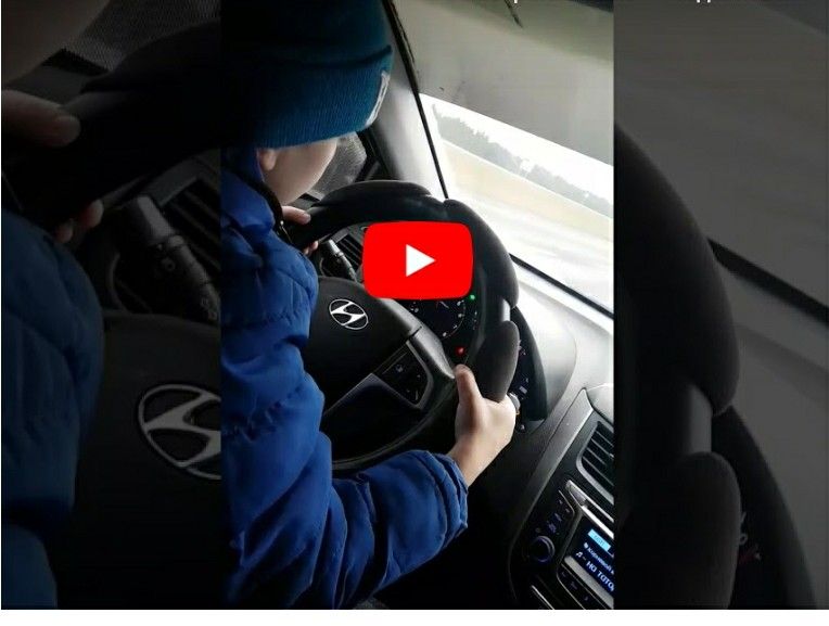 Доверившая ребенку руль челнинка считает, что он должен с детства привыкать к скорости