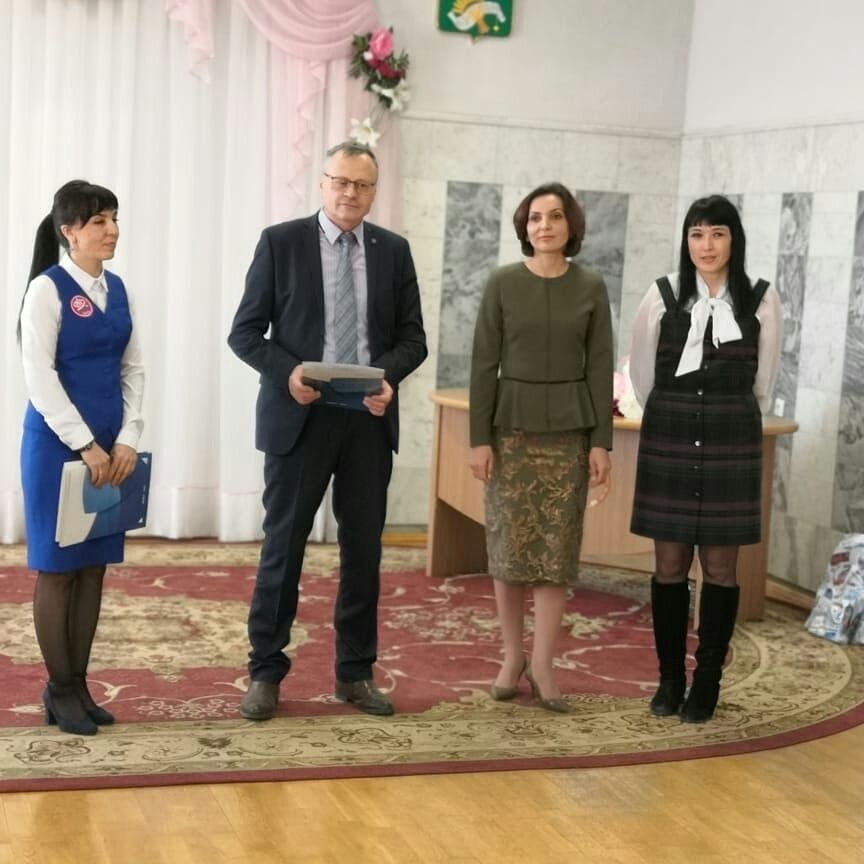 Кому в Буинске вручили сертификаты на 453 тысячи рублей?