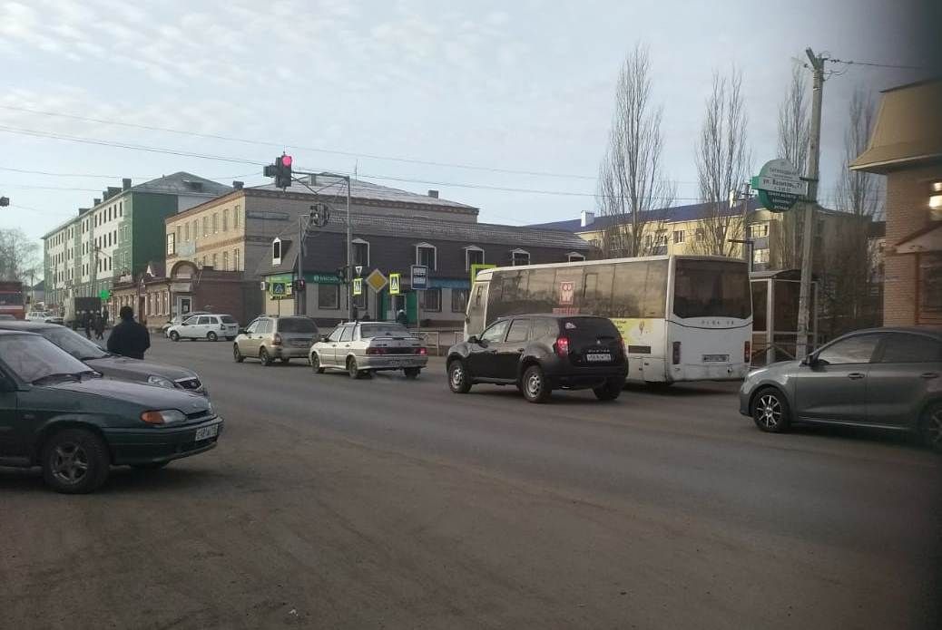Что мешает автобусам останавливаться на остановках в Буинске?