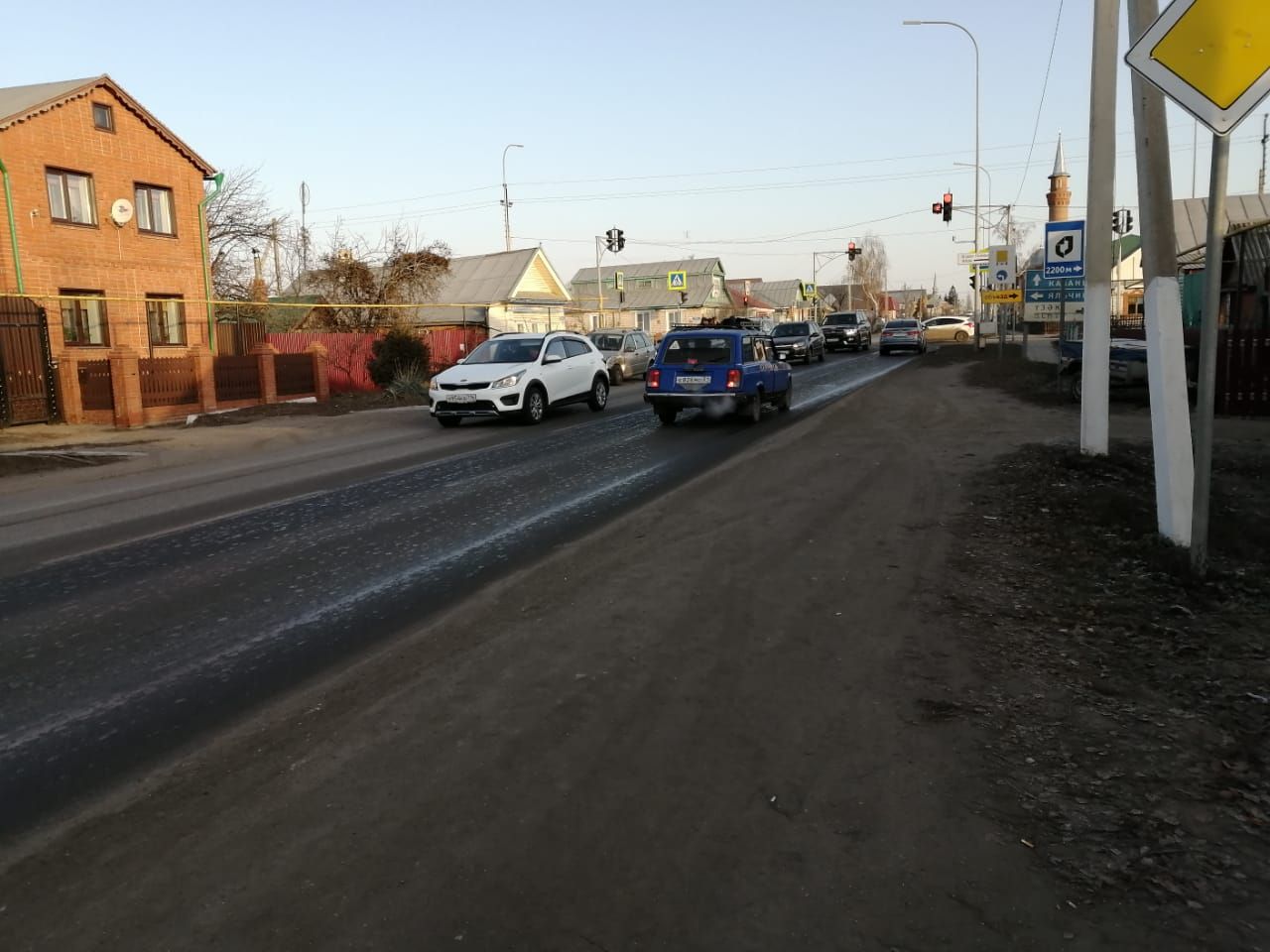 Сегодня утром на пересечении улиц Вахитова и Ефремова произошла авария с участием четырех автомобилей (+фото)