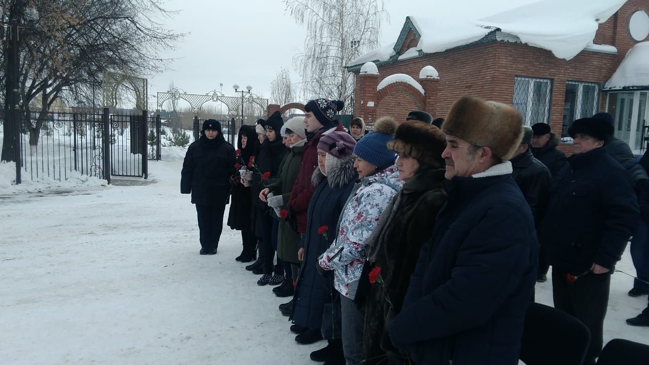 В Буинске почтили память сотрудников, погибших от рук вооруженных дезертиров (+фото)