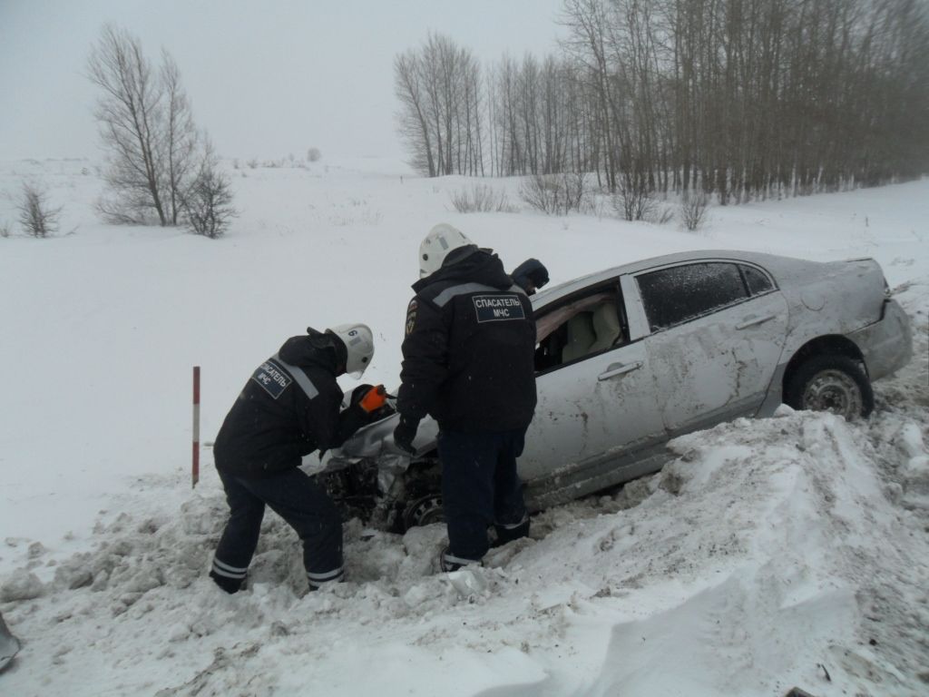 Несколько часов назад возле села Большое Фролово произошла авария: есть пострадавшие (+ФОТО )