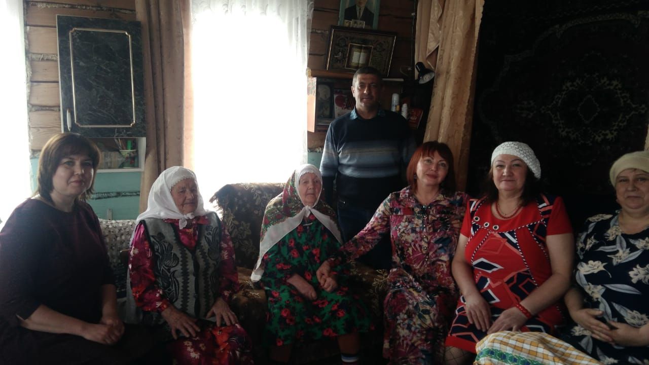 Сегодня в буинском районе Сание  Фаизовой исполнилось 95 лет (+фото)