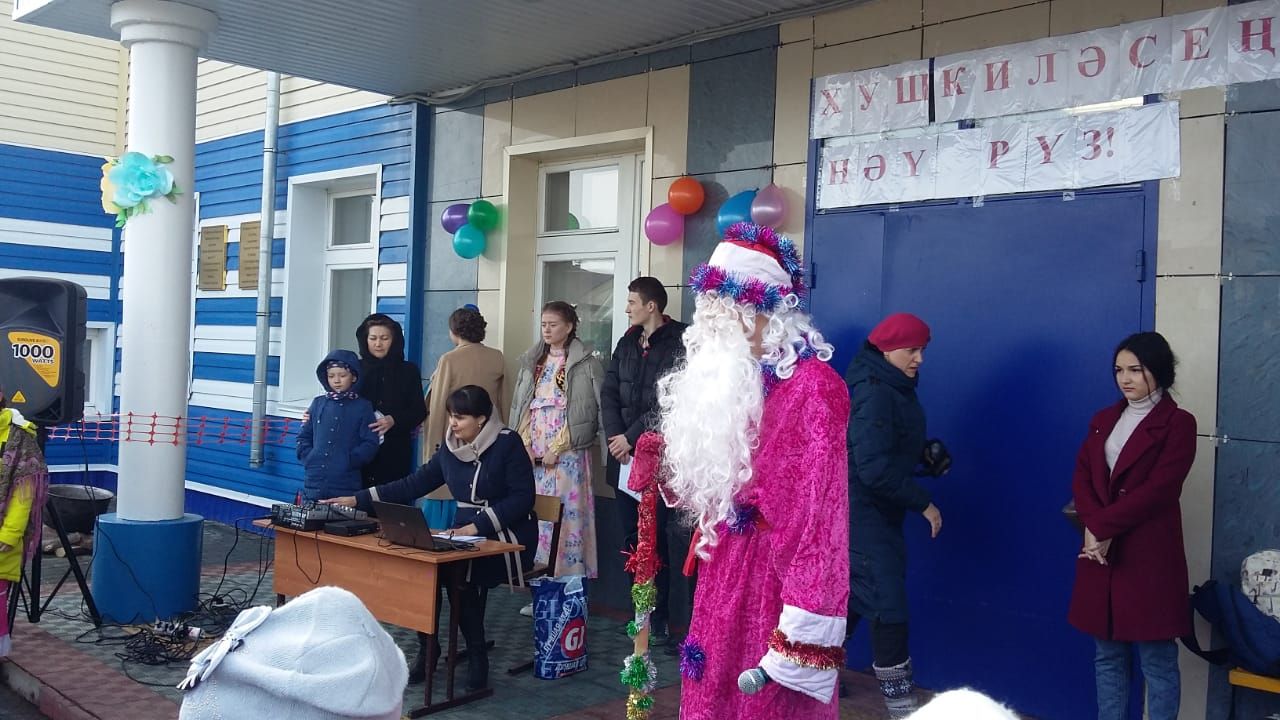Сегодня в школе №1 состоялся праздник Навруз (фоторепортаж)