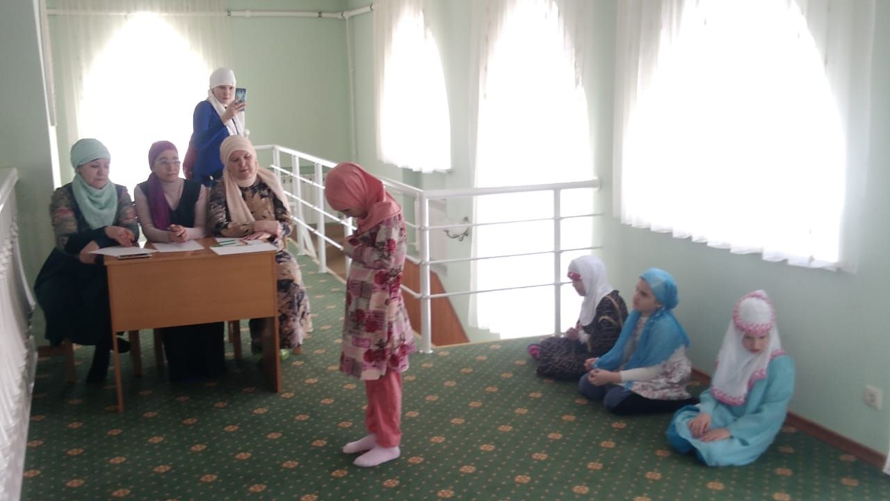 В Буинском районе прошел конкурс по чтению сур Корана среди подростков (фоторепортаж)