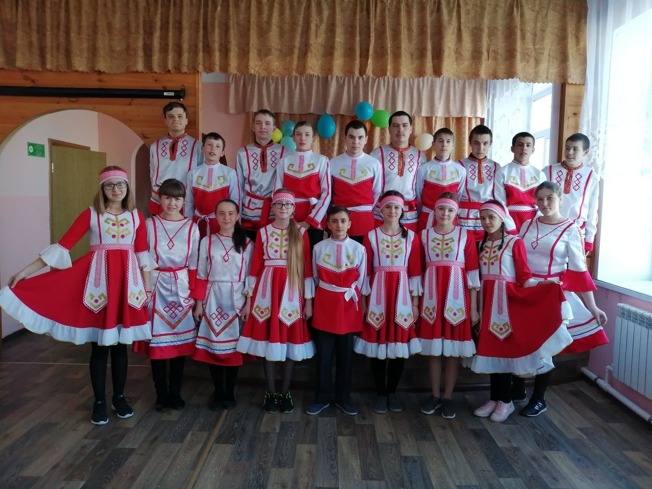 Дети из Чувашских Кищак Буинского района исполняют чувашский, татарский, русский, удмуртский танцы (фоторепортаж)