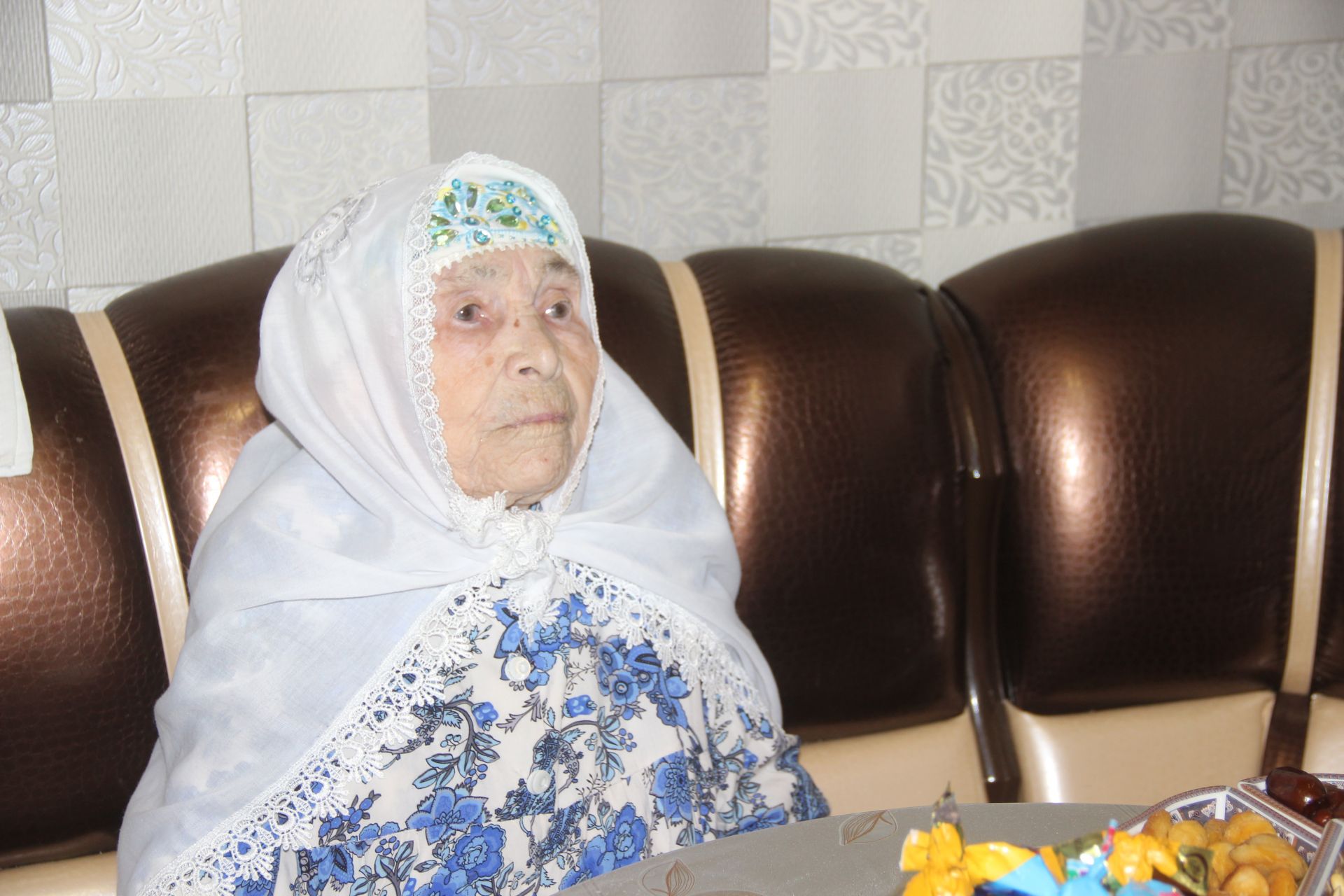 «Какое платье мне надеть?»  Так ждала гостей 100-летняя Зайтуна эби из Буинска (+фото)