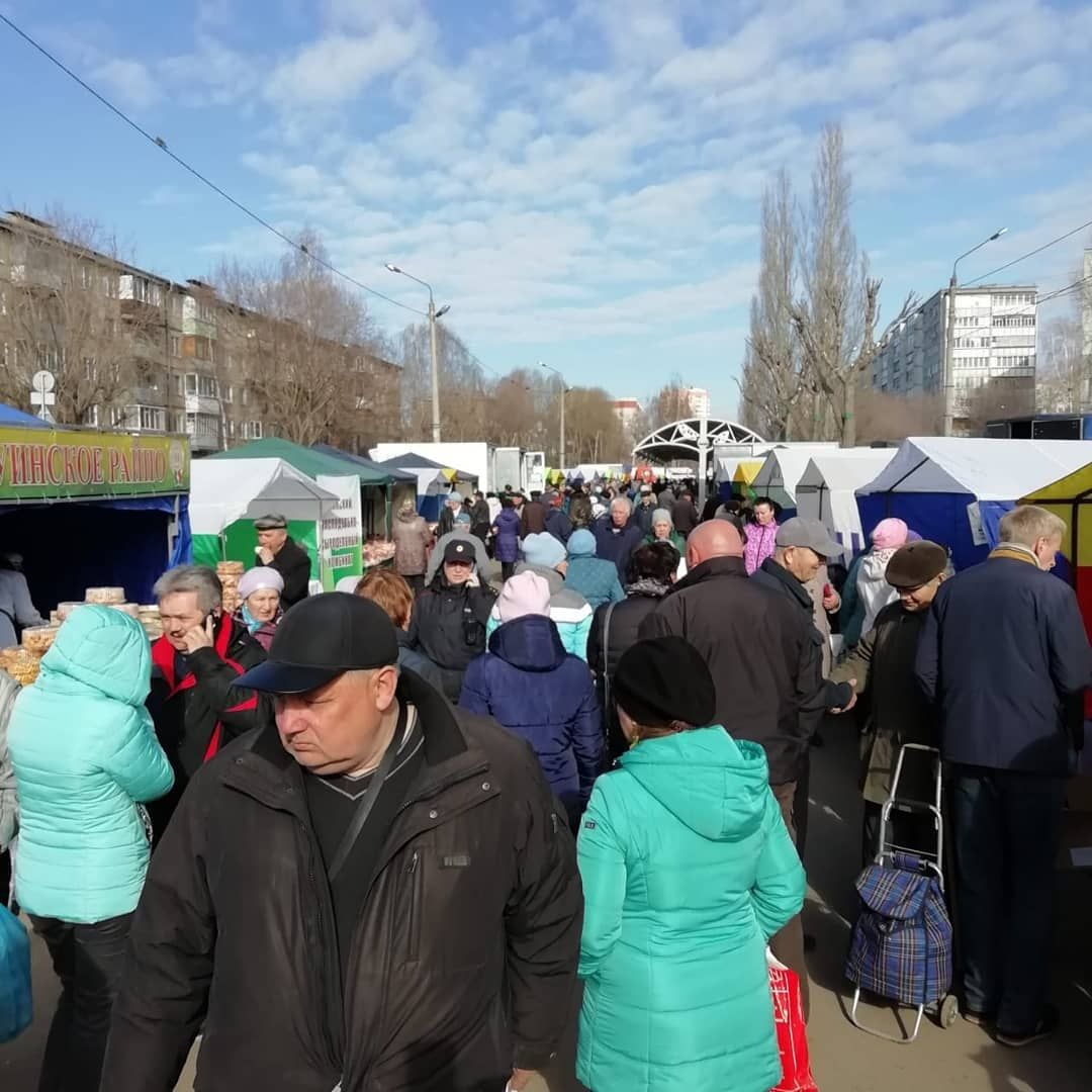 Буинцы реализовали свою продукцию на сельскохозяйственной ярмарке в Казани (+фото)