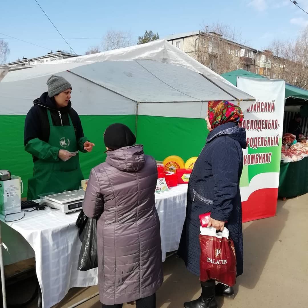Буинцы реализовали свою продукцию на сельскохозяйственной ярмарке в Казани (+фото)