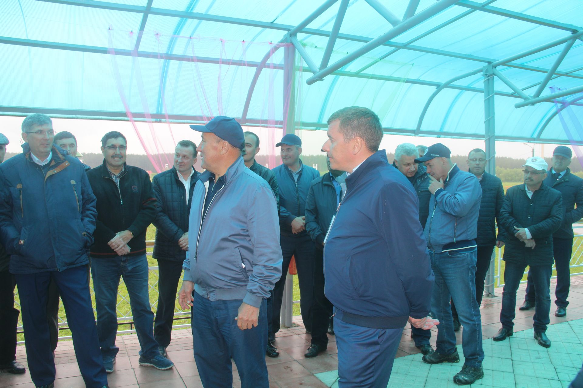 Какую оценку работе буинских хлеборобов дал министр Марат Ахметов? (фоторепортаж)
