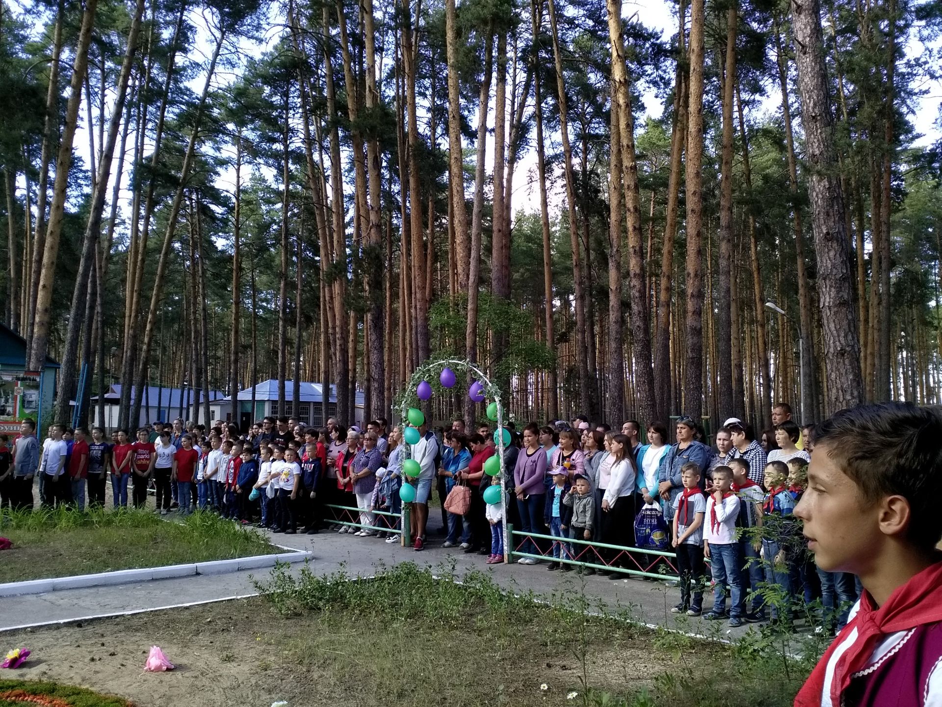 В Буинске в лагерь "Бор" приехали родители ( фоторепортаж)