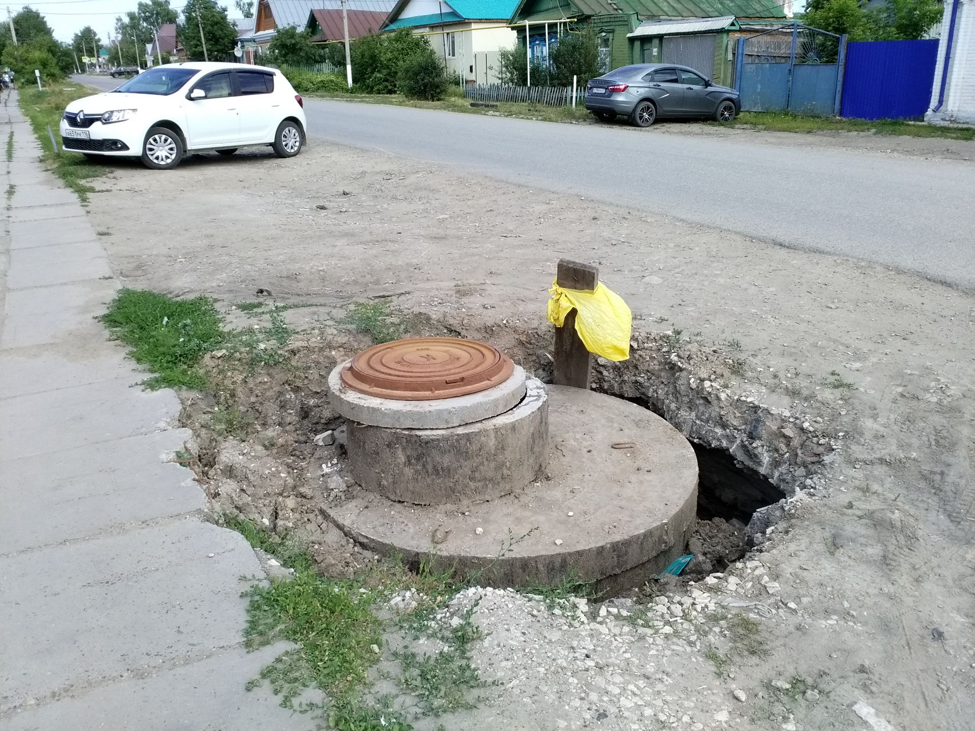 Когда закроют опасную яму? В Буинске ремонтная организация  устранила недоделки +фото