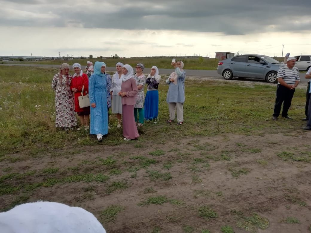 В Буинске состоялось торжество по случаю установления полумесяца на минарет новой мечети (фоторепортаж)