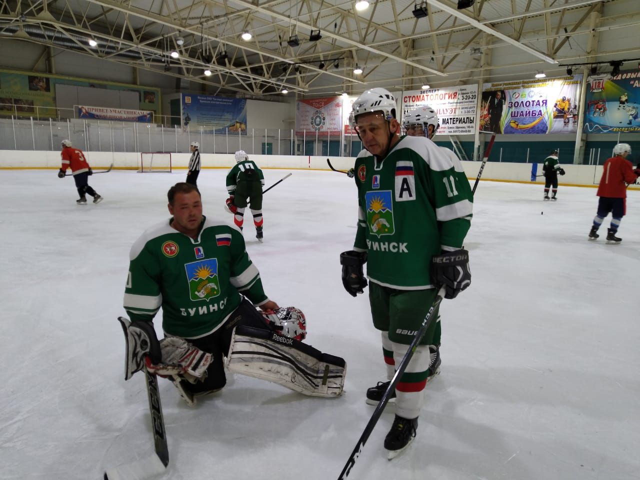 Сегодня в Буинске прошел турнир памяти хоккейной команды "Локомотив" (+фото)