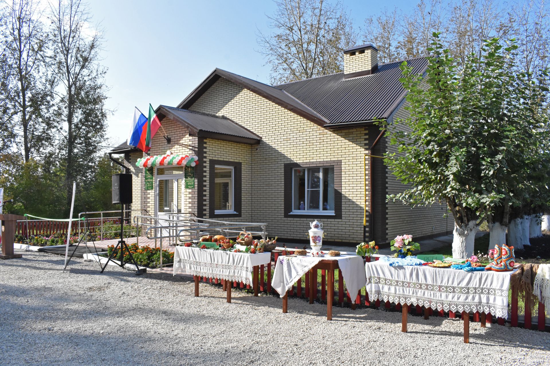 В Буинском муниципальном районе сегодня открыли новое здание Исполнительного комитета Нижненератбашского сельского поселения.