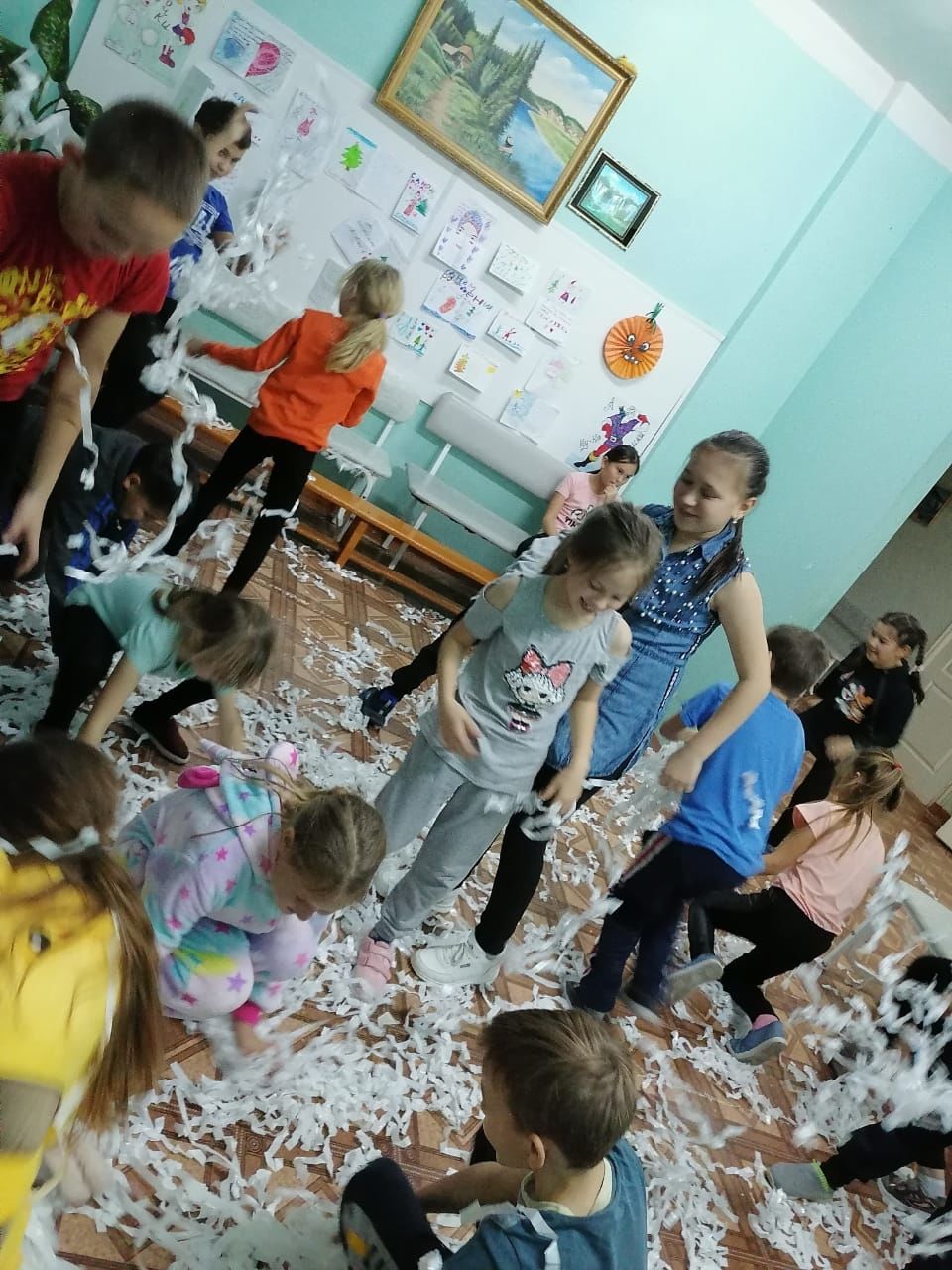 Сегодня в Черки - Кильдуразах  дети отмечали день рождения Деда Мороза (+фото)