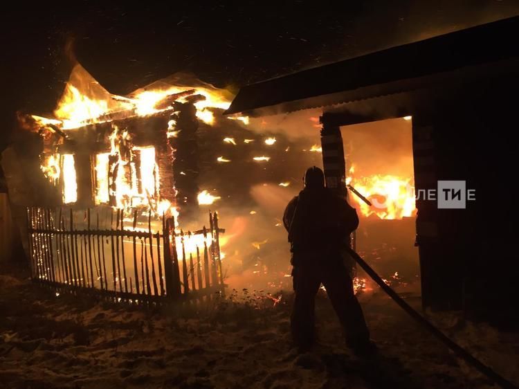 Сегодня ночью в одном из сел Буинского района в пожаре погиб мужчина (+ фото)