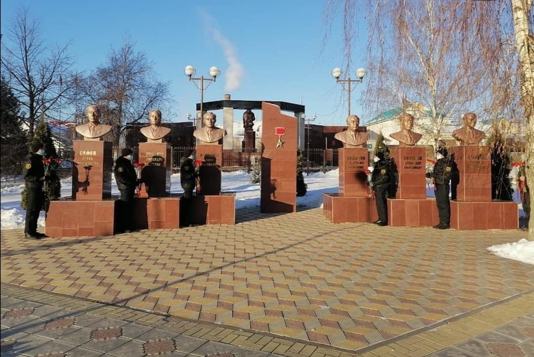 В Буинске на улице, носящей имя Героя Советского Союза установлена памятная доска