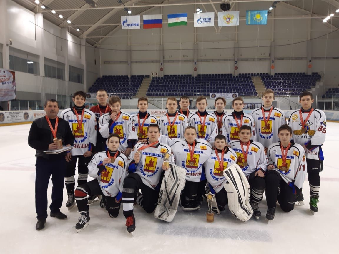 Буинские хоккеисты помогли спортсменам из Яльчики завоевать звание чемпионов России