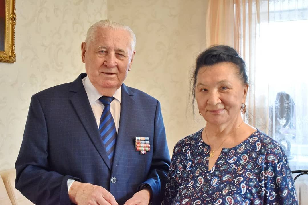 Ранис Камартдинов  поздравил с  юбилеем бывшего главу района  Абдулхая Хайруллова