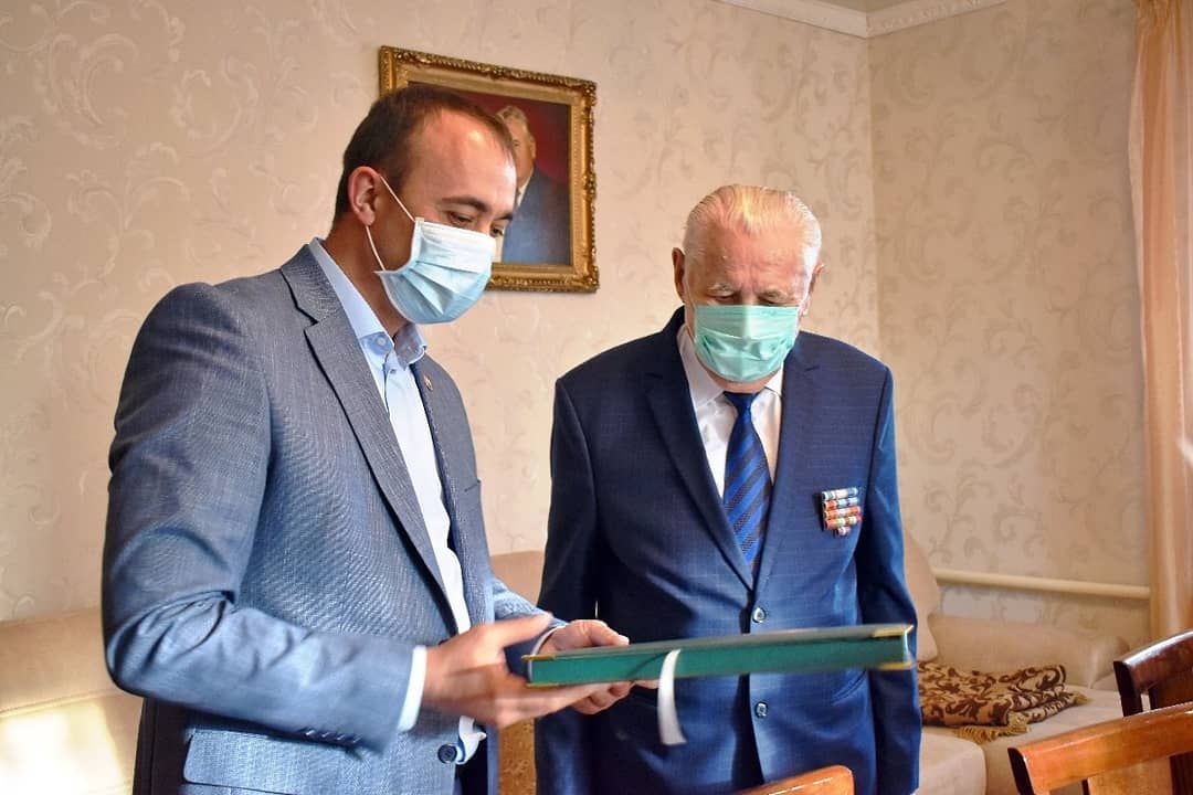 Ранис Камартдинов  поздравил с  юбилеем бывшего главу района  Абдулхая Хайруллова