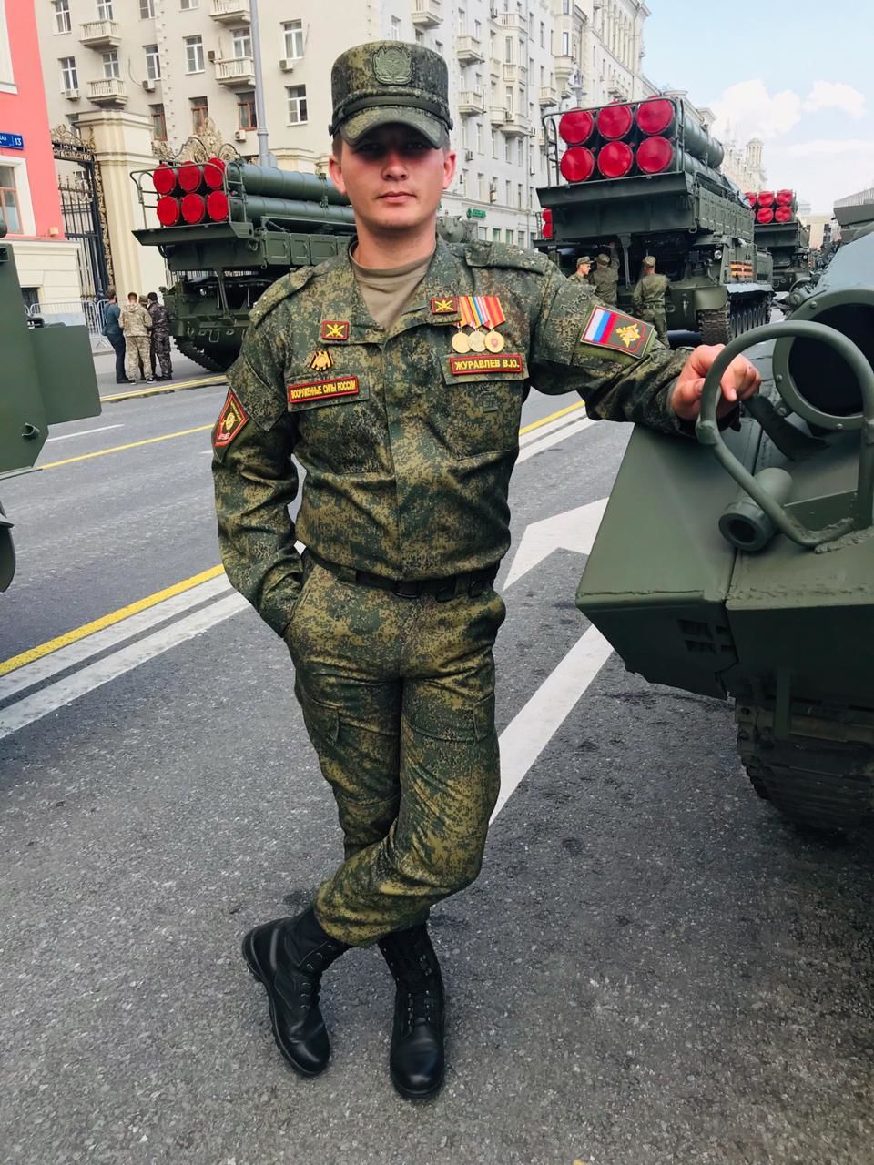 Командир танкового взвода танковой роты танкового батальона 15 мотострелков...