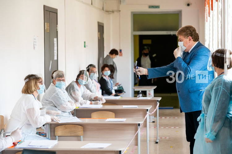 Андрей Кондратьев проголосовал по поправкам В Конституцию РФ и  высказал свое мнение о соблюдении всех необходимых мер