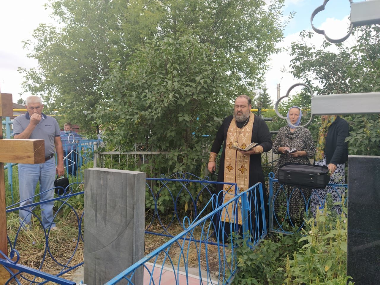 Установили камень на могиле человека, который дал деньги на строительство первой больницы в Буинске (+фото)