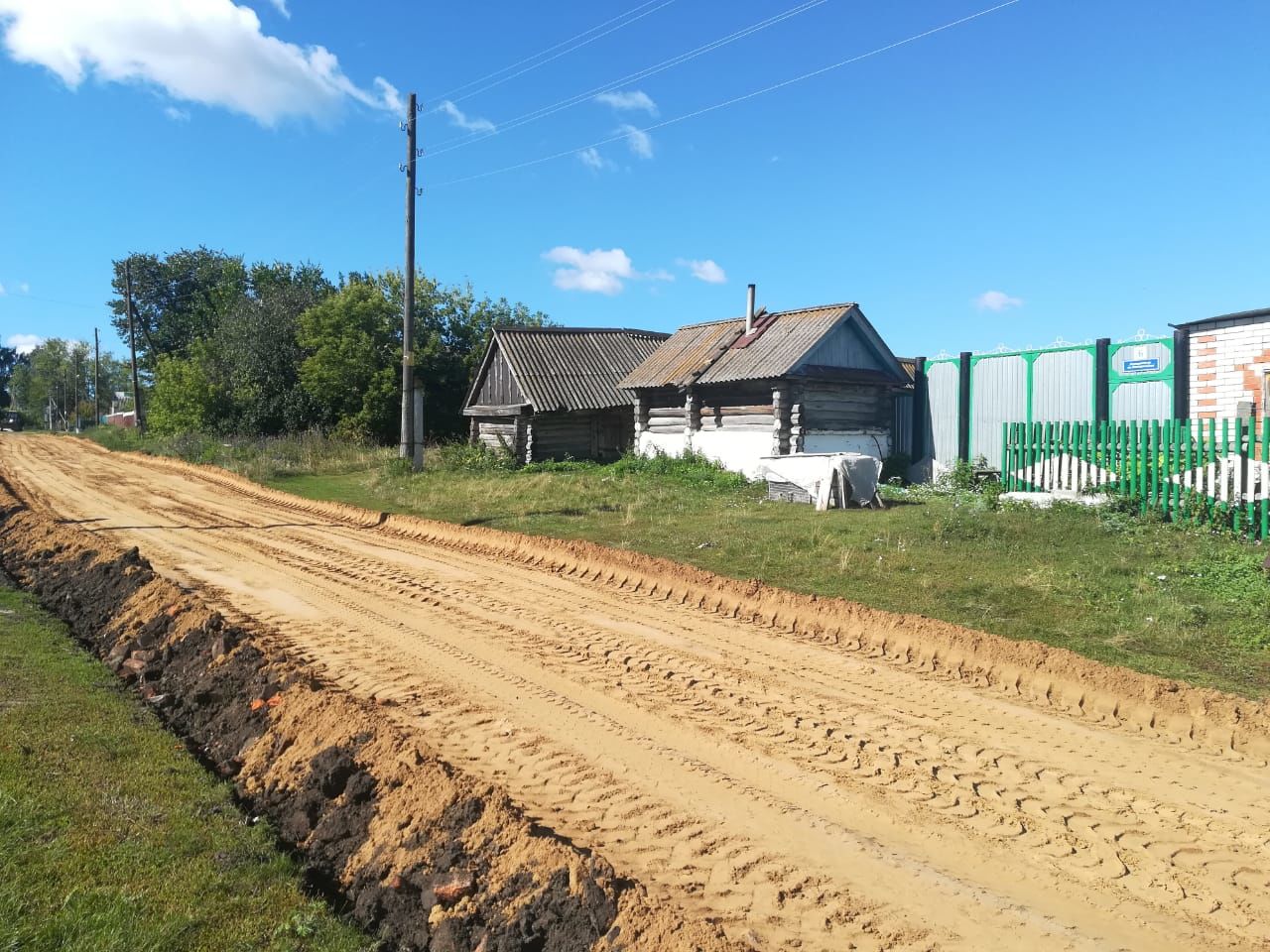 В сельских населенных пунктах Буинского района на средства самообложения строят дороги  (+фото)