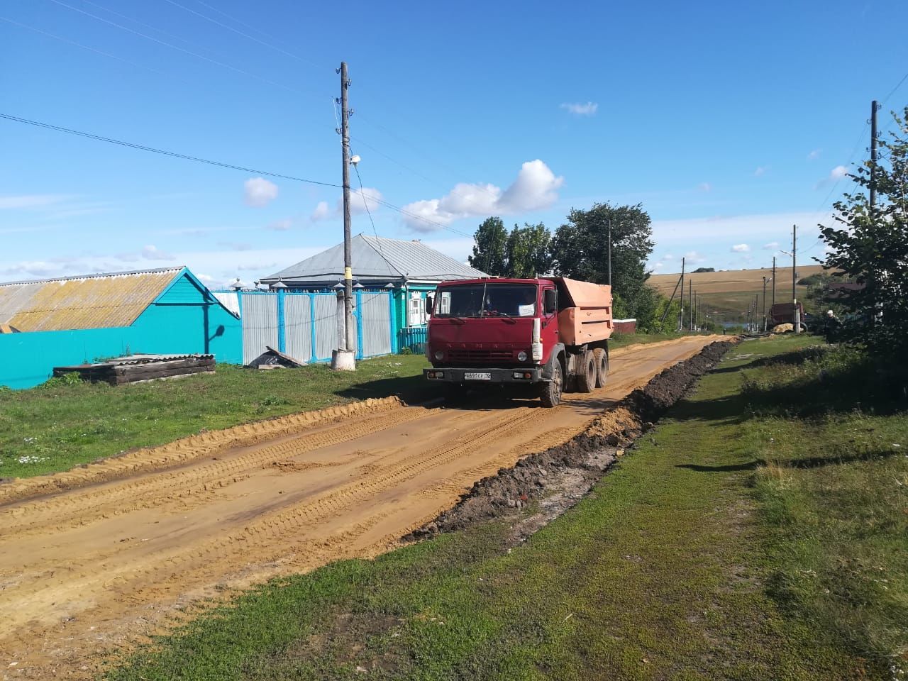 В сельских населенных пунктах Буинского района на средства самообложения строят дороги  (+фото)