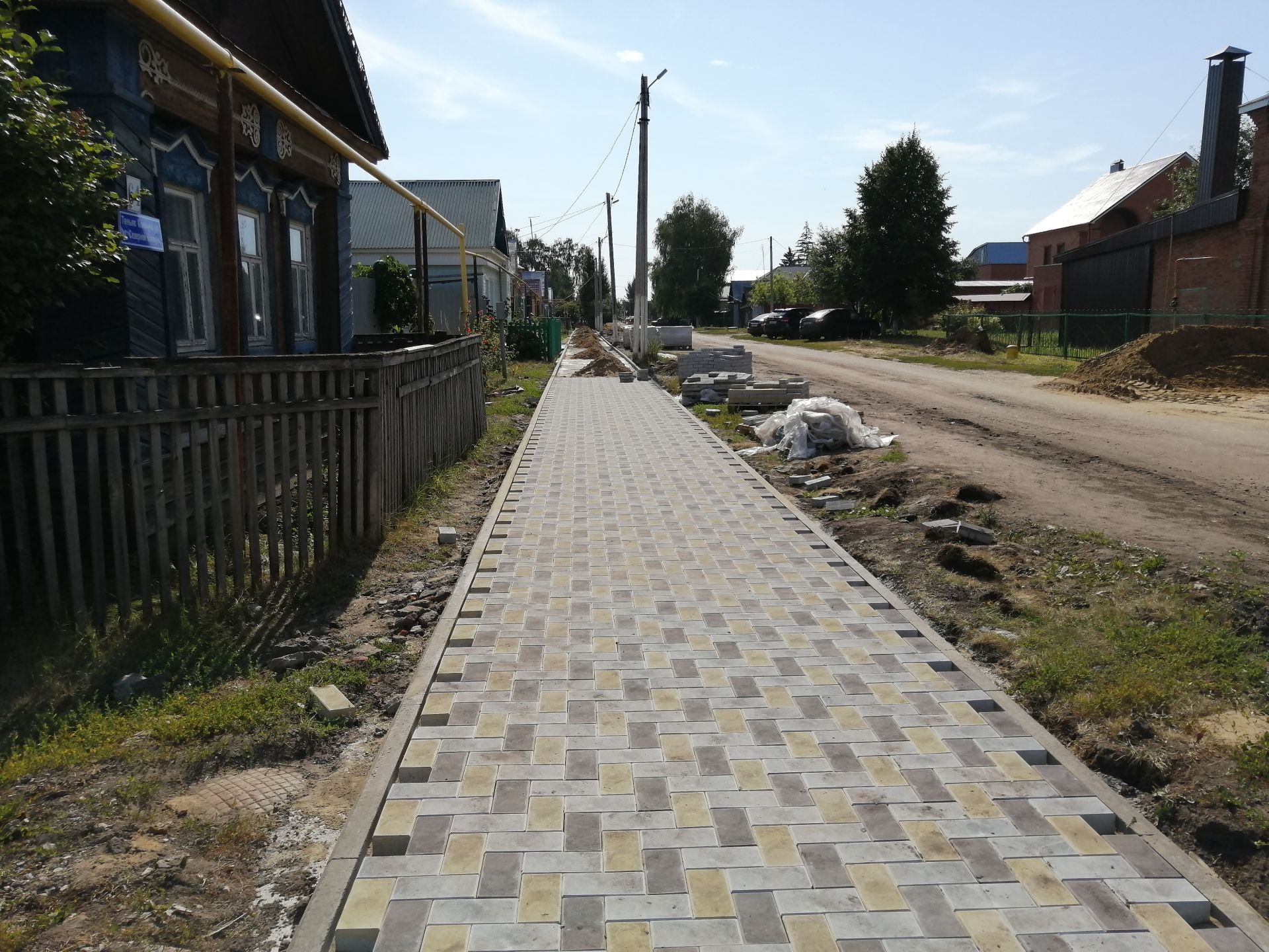 В Буинске за последние 3 года за счет средств самообложения граждан построено 7043,5 м тротуаров (фото)